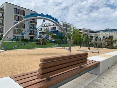 Spielplatz und Grünzonen