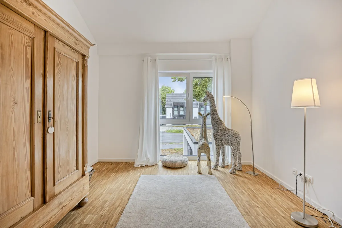 Weiteres helles Schlafzimmer