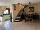 Essbereich mit Treppe ins OG