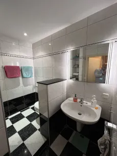 G-WC mit Dusche