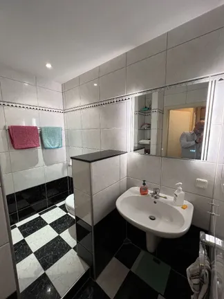 G-WC mit Dusche