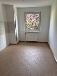 offen gehaltene Küche m. Abstellr.