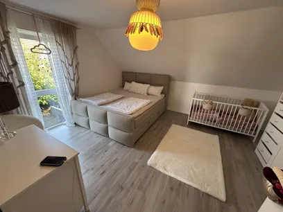 Schlafzimmer-/ Kinderzimmer