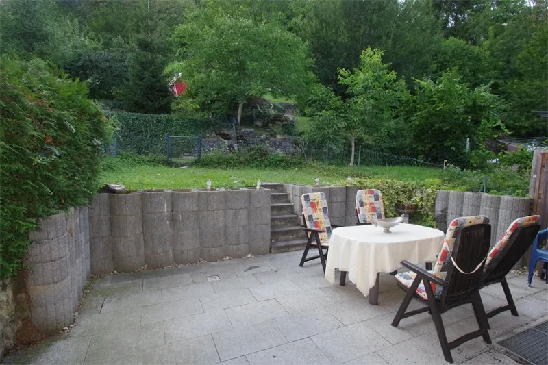 Verkauft Toll aufgeteiltes Reihenmittelhaus mit Kamin, Sauna, Terrasse