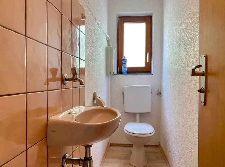 EG - WC
