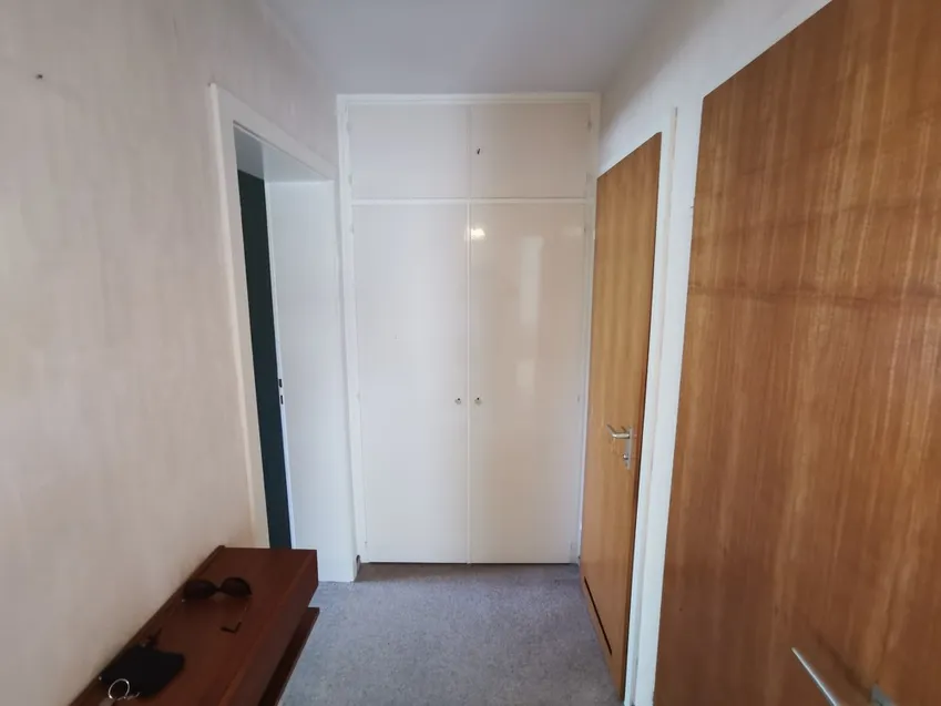 Flur mit Einbauschrank