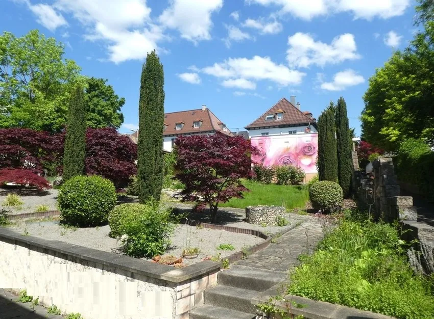 Teilweise bebautes Grundstück