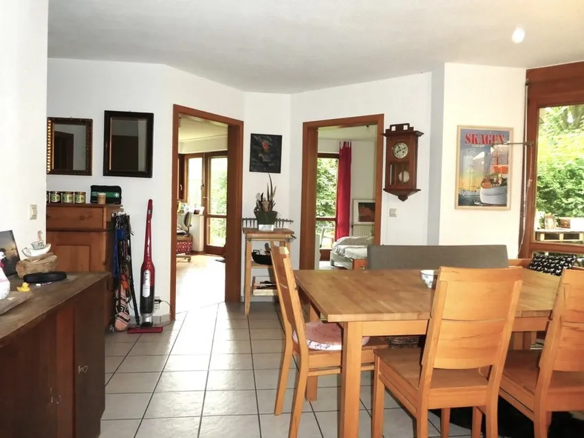 Essplatz mit Blick zum Schlafzimmer und 3. Zimmer