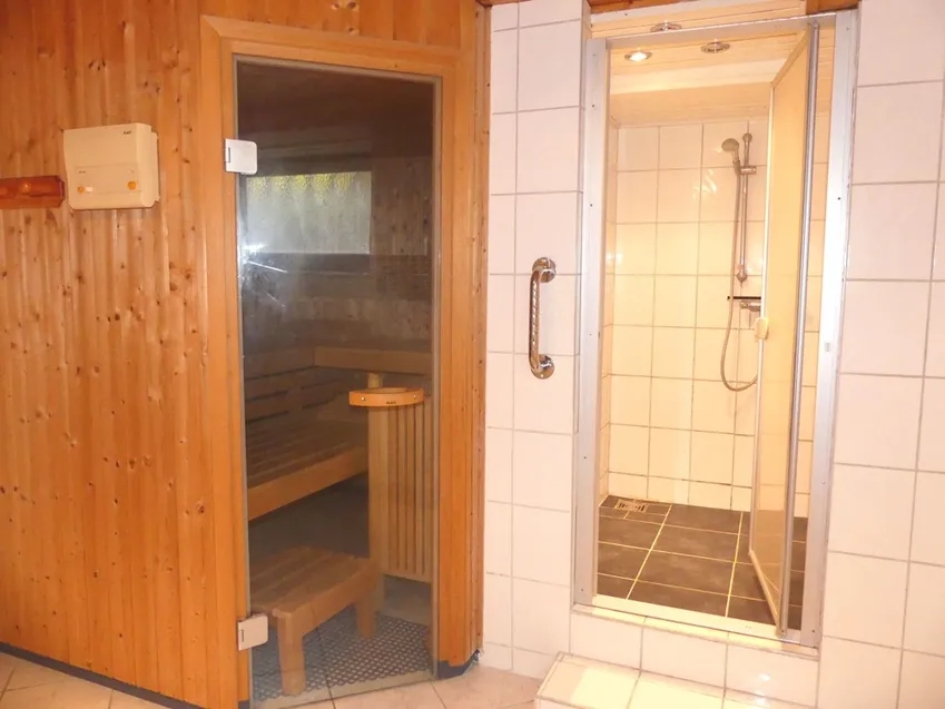 UG: Sauna