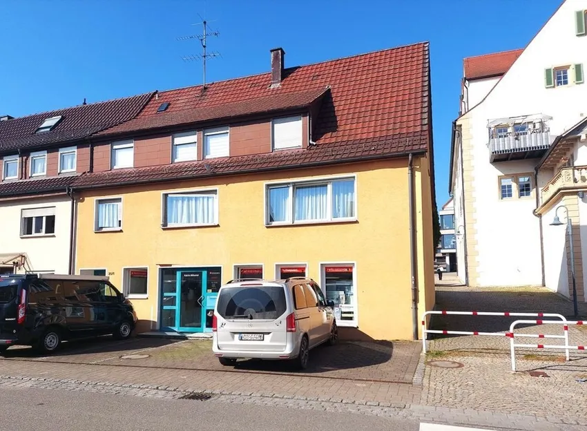 Wohn- und Geschäftshaus
