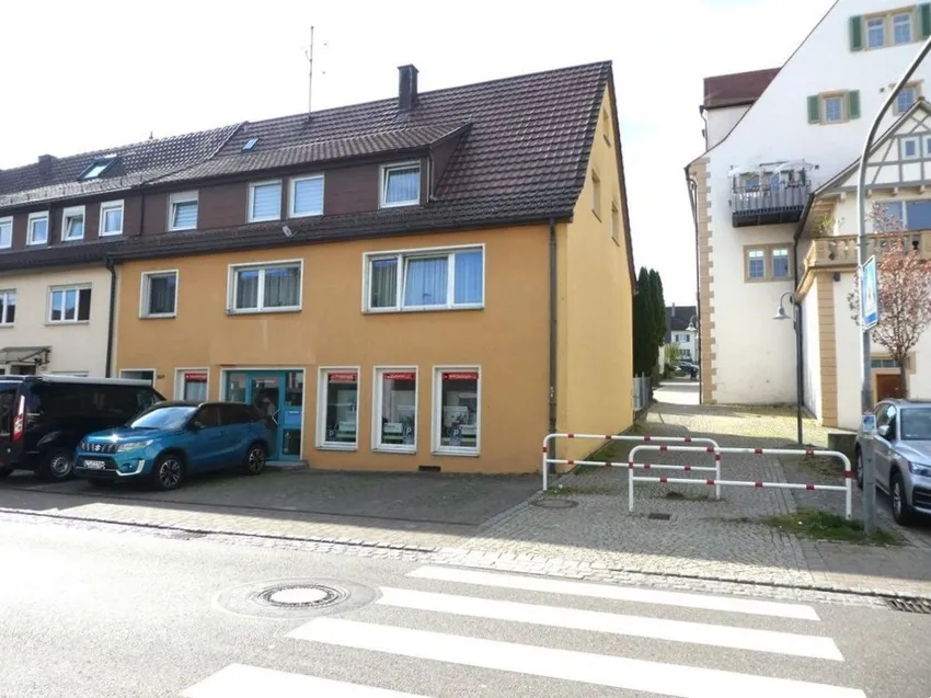Wohn- und Geschäftsh.
