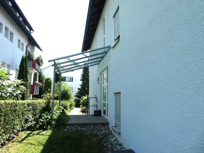 Zum Hauseingang