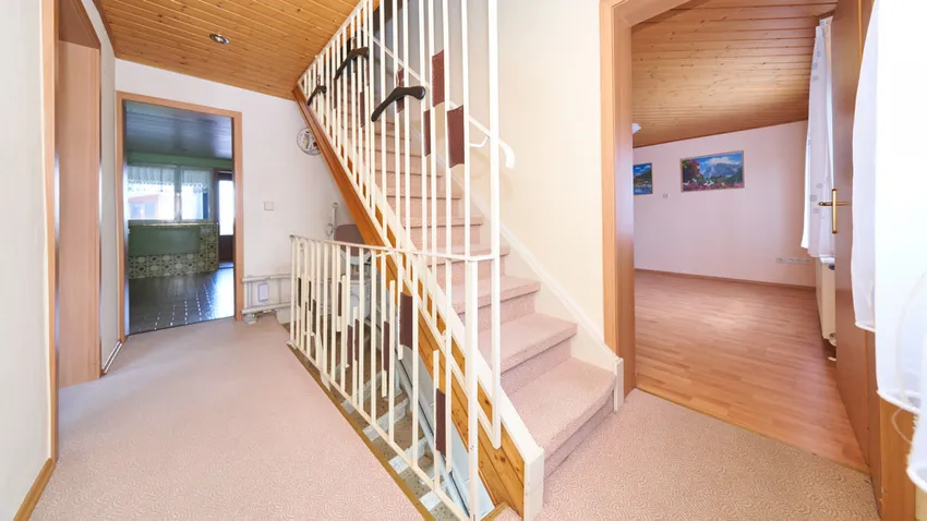 Haus1_Treppe OG zu DG