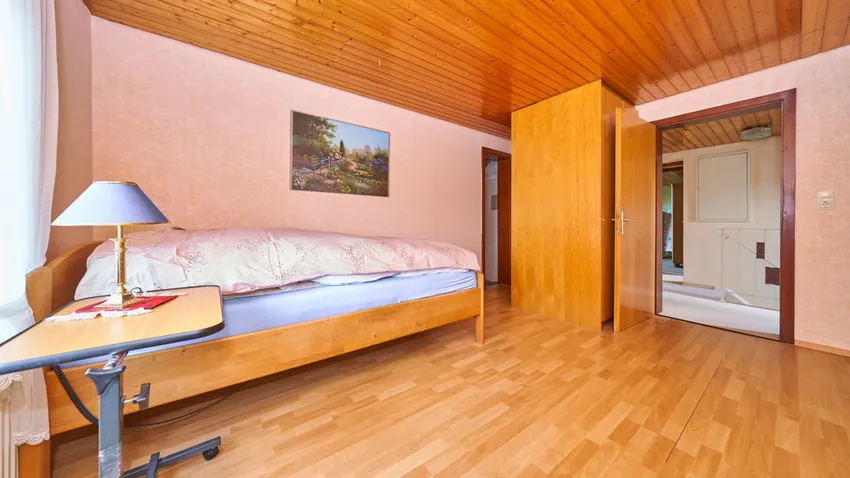 Haus1_DG Zimmer 1