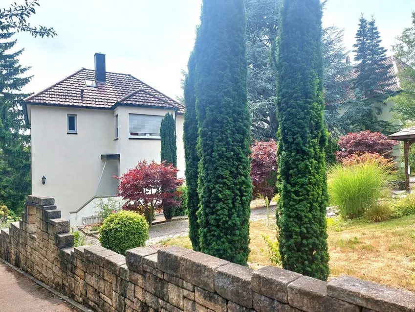 Haus mit großzügigem Garten