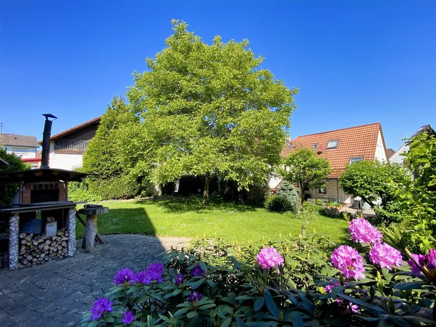 großer Garten ...