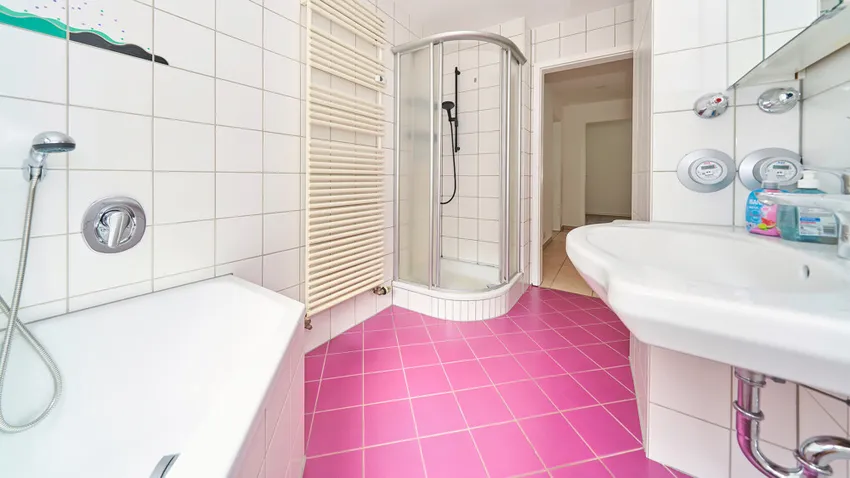 Badezimmer EG