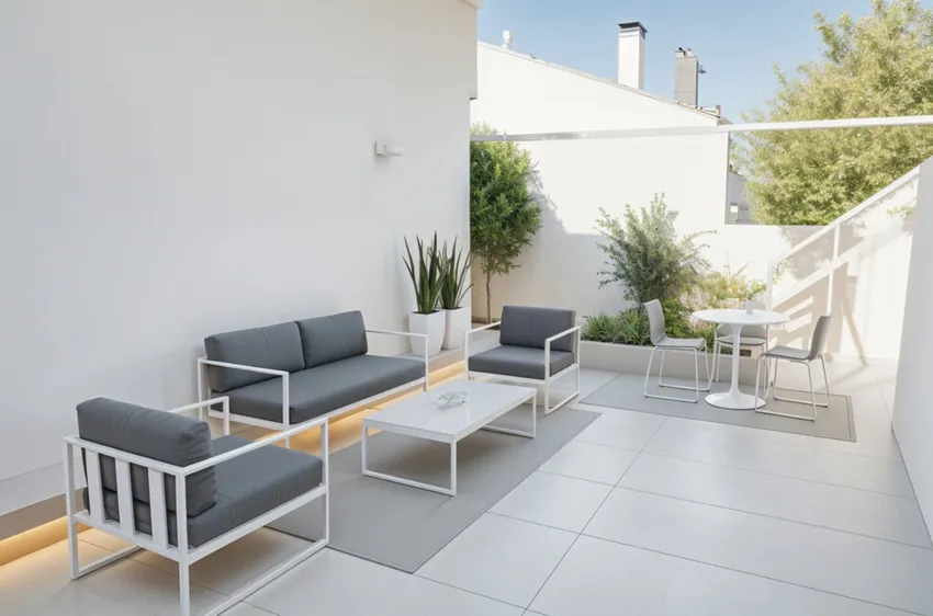 Terrasse + Gartenzugang hinten- KI