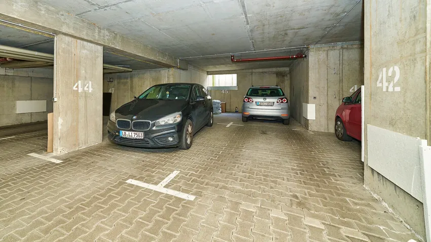 UG_2_TG-Stellplätze_hintereinander