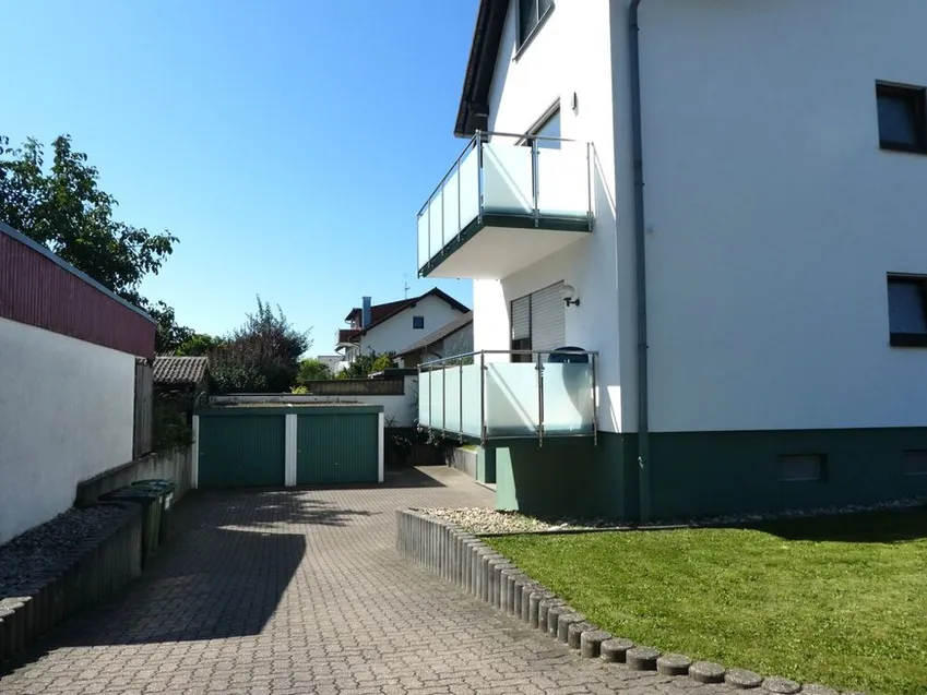 A Zufahrt Garage_Hausansicht Ost