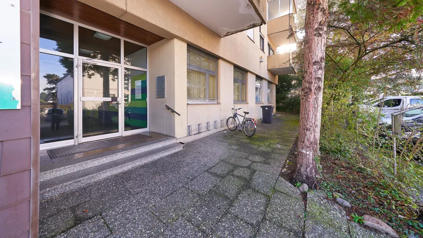 Hauseingang_Fahrradstellplätze