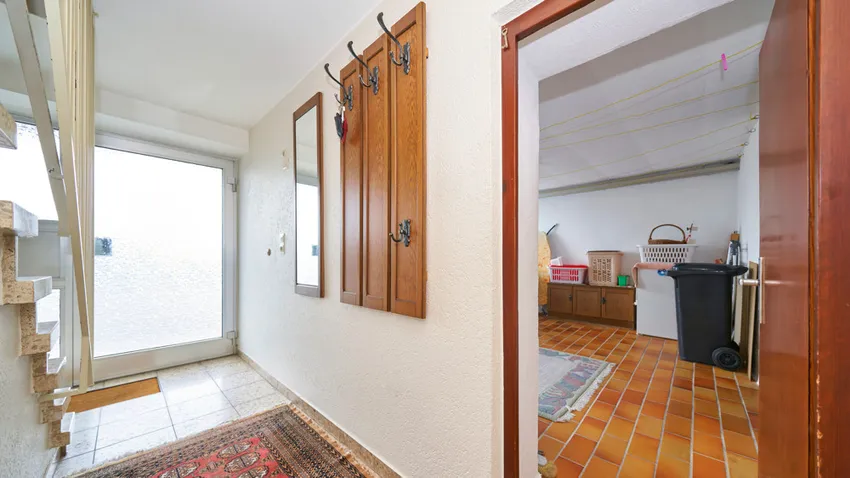 EG Eingangsbereich zur Waschküche