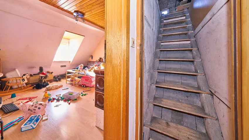 DG_Spitzbodenaufgang