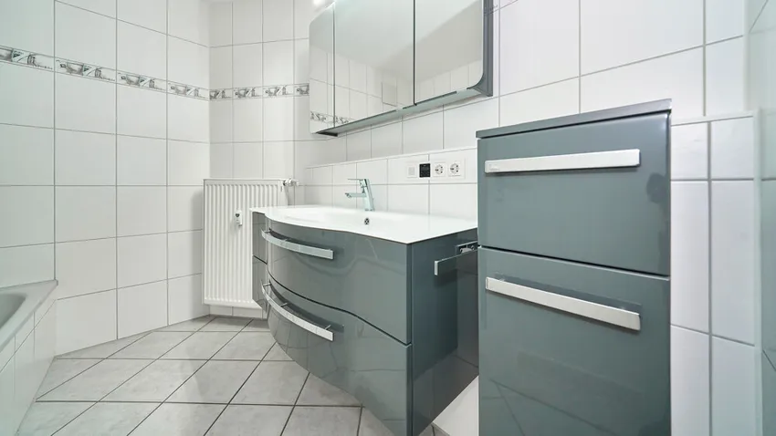 bestens ausgestattet Stauraumwunder im Bad