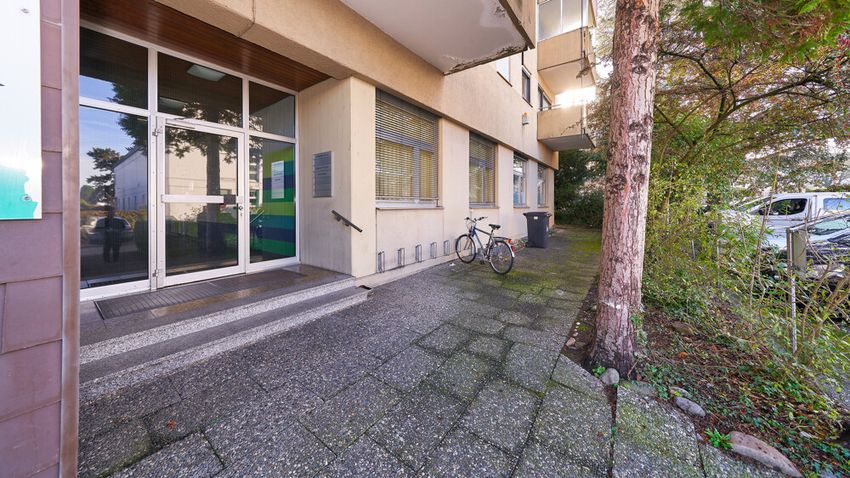 Hauseingang_Fahrradstellplätze