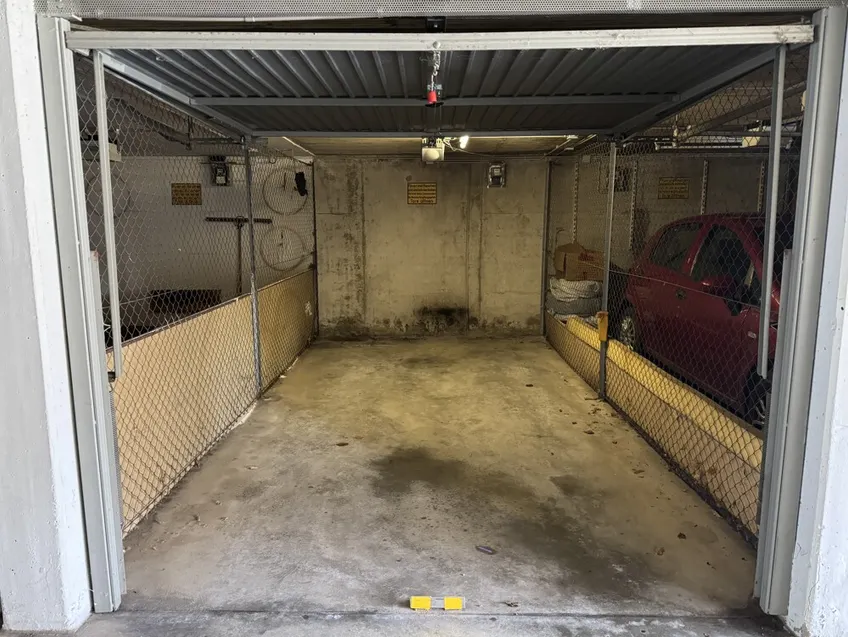 -Garage