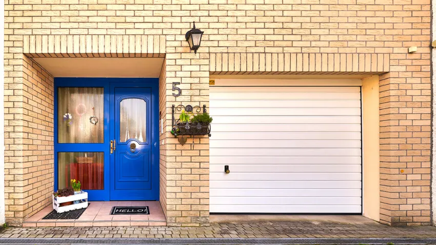 Hausansicht_Strasse_03