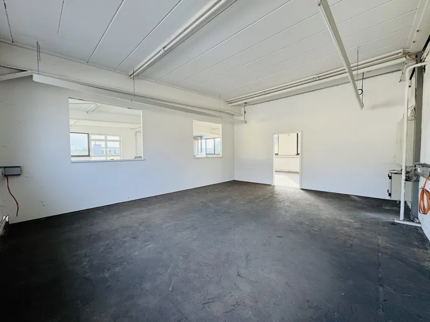 Lager oder Büro im OG