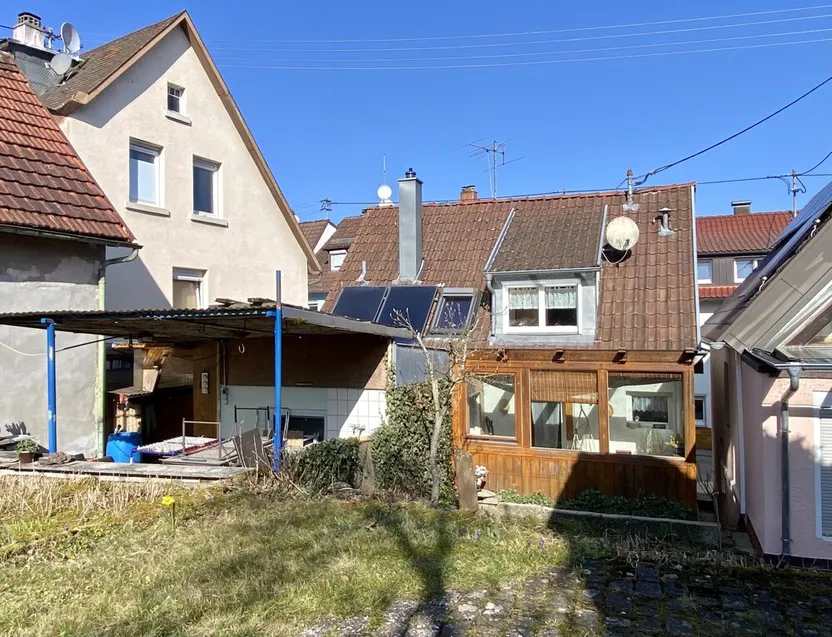 Blick auf Haus von Süden ...