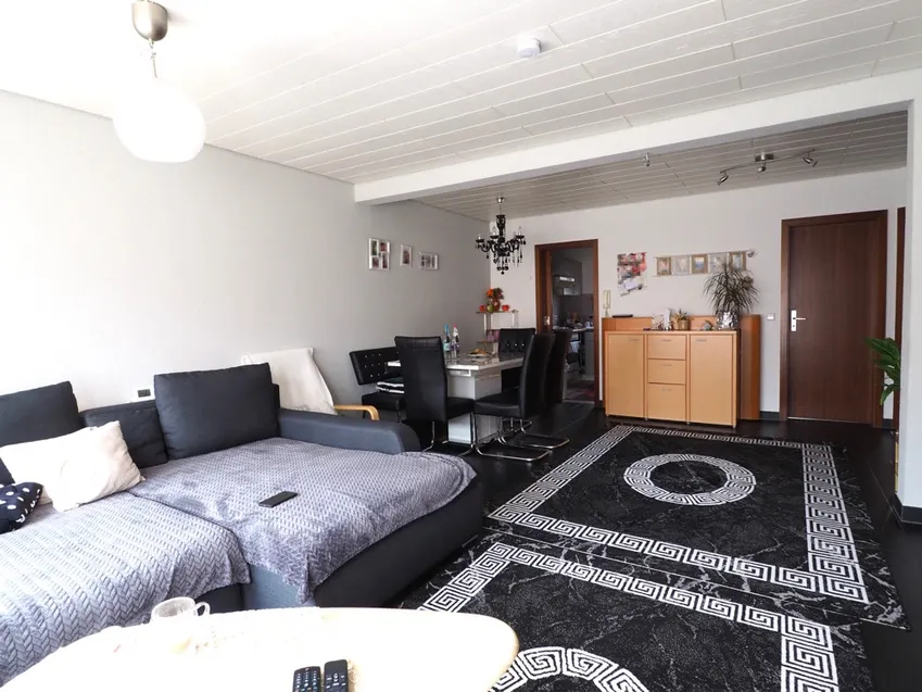 Wohn-/Esszimmer