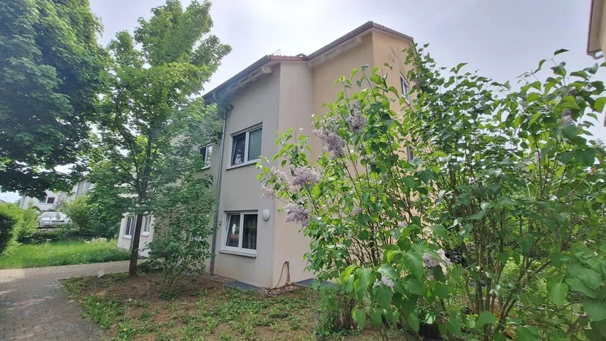 Idylle pur - Ein Wohntraum im Grünen mit duftendem Flieder