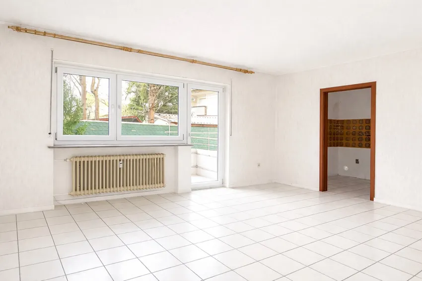 Wohn- Esszimmer mit Zugang Balkon