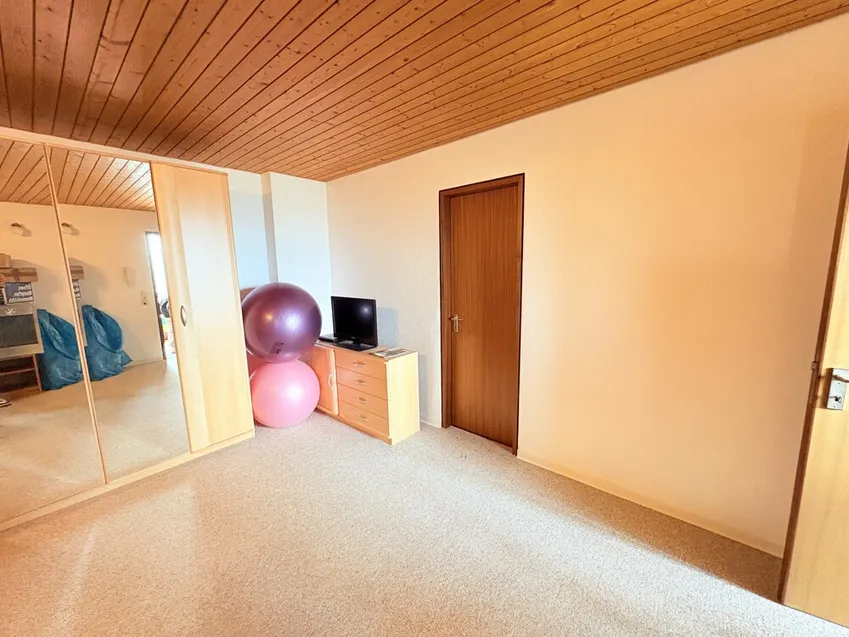 weiteres Zimmer 2.OG 