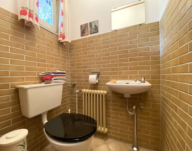 EG - WC