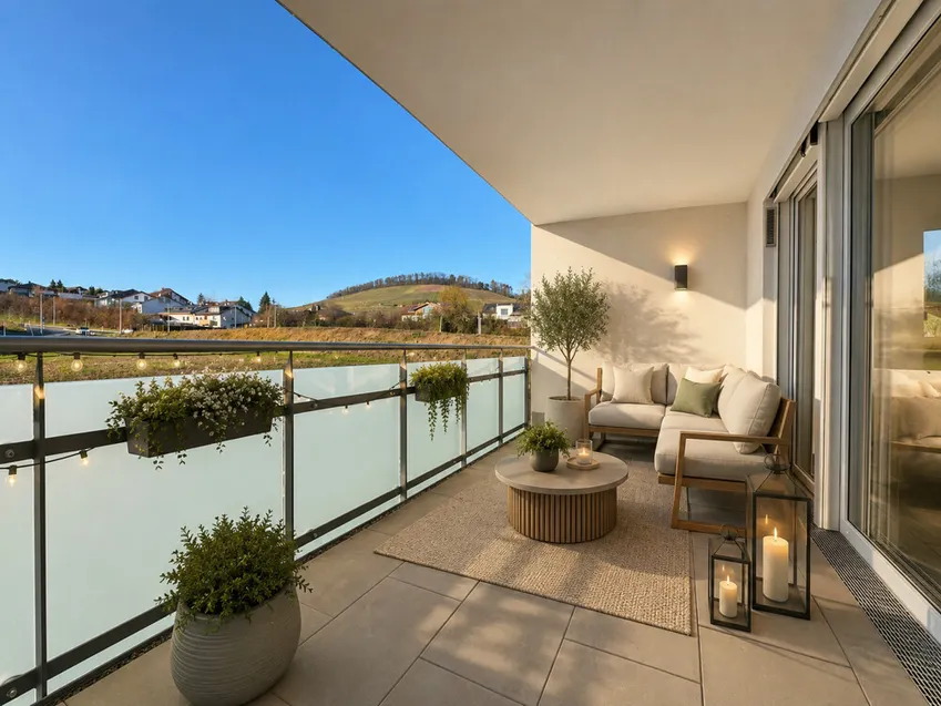 Großer Balkon - virtuell möblierte Darstellung