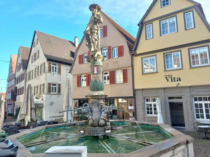 Altstadt mit Brunnen
