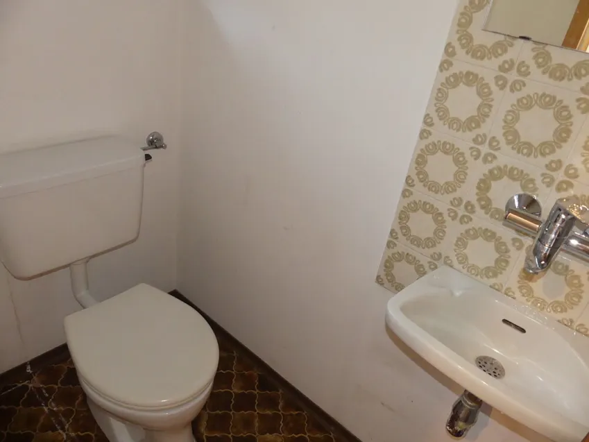 EG: Separates WC