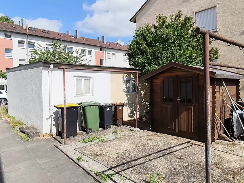 Garage und Gartenhütte
