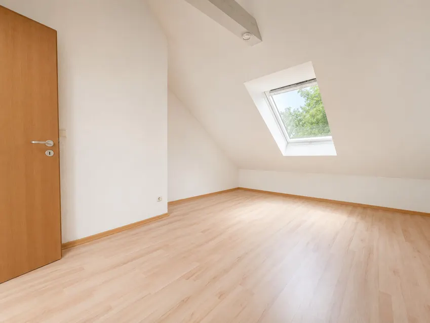 Kinderzimmer oder Office 1