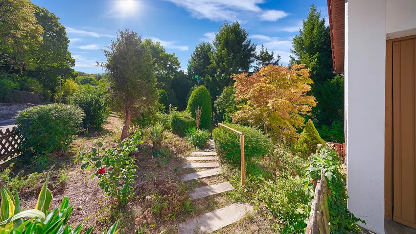 Gartenzugang von Garagenseite