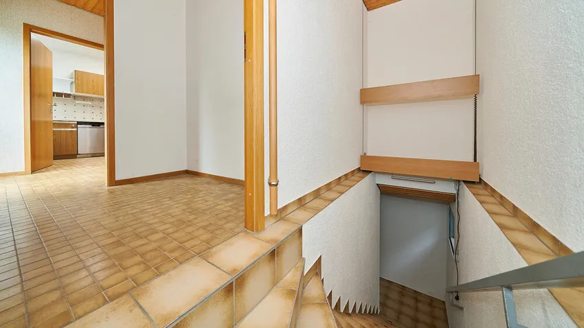 EG_Garderobe_+_Treppenabgang