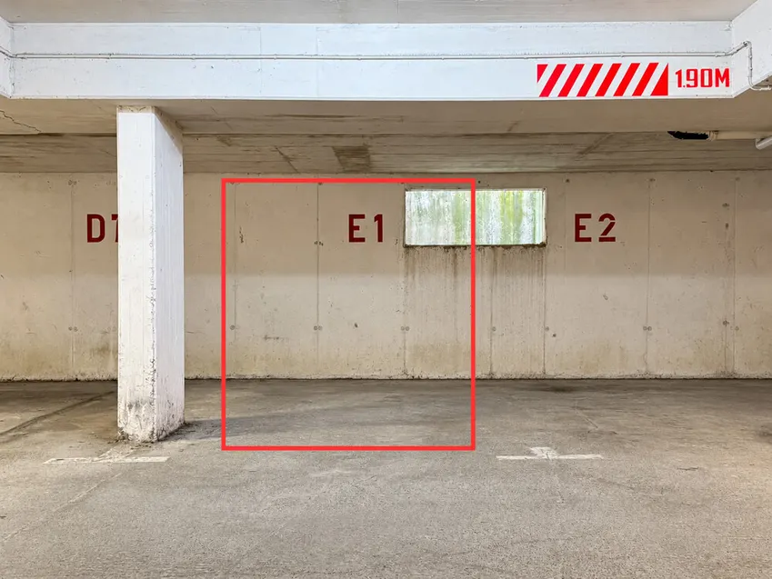 Tiefgaragenstellplatz