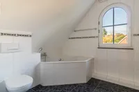 Elternbad mit Badwanne...