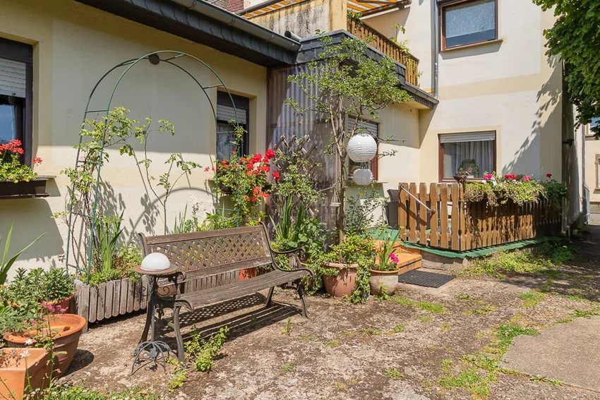 Terrasse / Seiteneingang