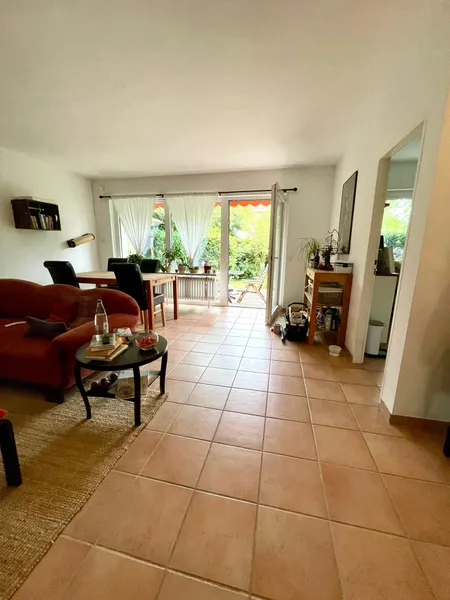 *SCHICKE PARTERRE – WOHNUNG FÜR GARTENLIEBHABER*