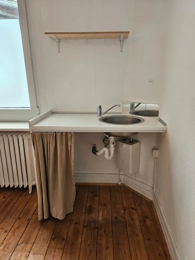 Waschbecken Hauptraum